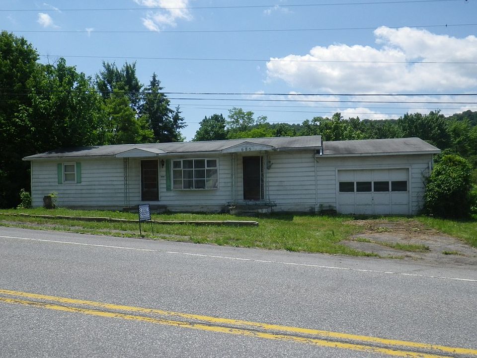 2nd image of 685 Theatre Rd