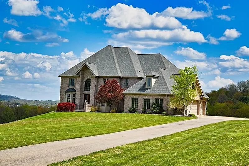 316 Stately Ct photo 1
