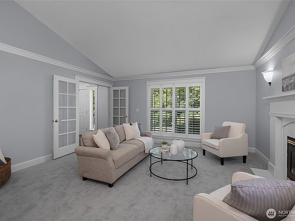 4th image of 2848 Burnaby Park Loop SE