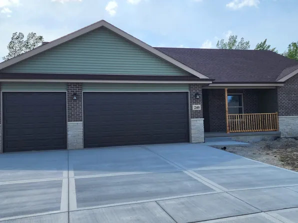 240 S Robin Ct, Coal City, IL 60416