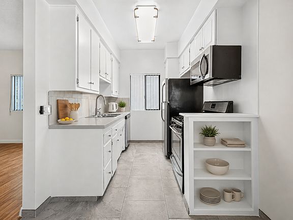 5th image of 3432 Keystone Ave #2