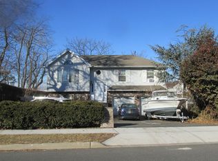 35 Summit Pl, Little Ferry, NJ 07643