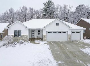 3347 Largo Ridge Dr, Green Bay, WI 54311
