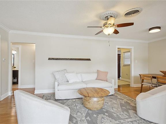 3rd image of 100 Coventry Ct