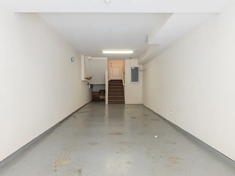 1673 Lee Way — Photo 21