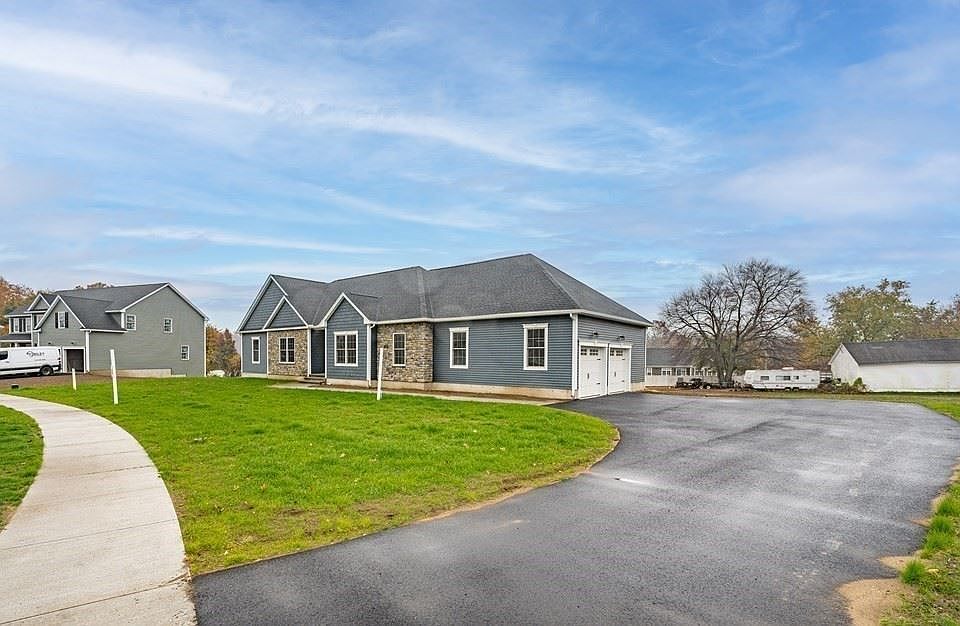 12 Damato Way Agawam, MA, 01001 Apartments for Rent Zillow