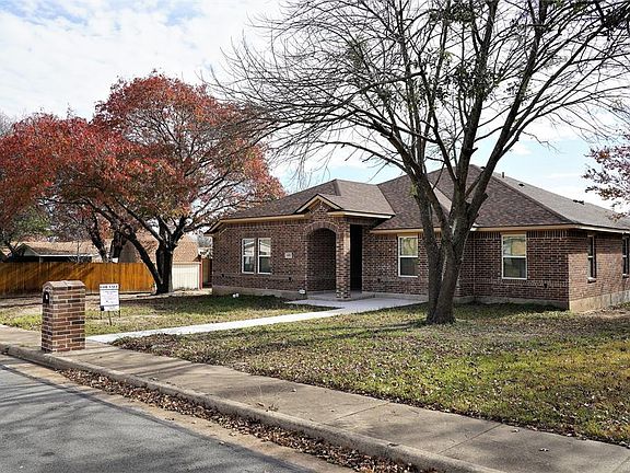 2nd image of 608 Faye St