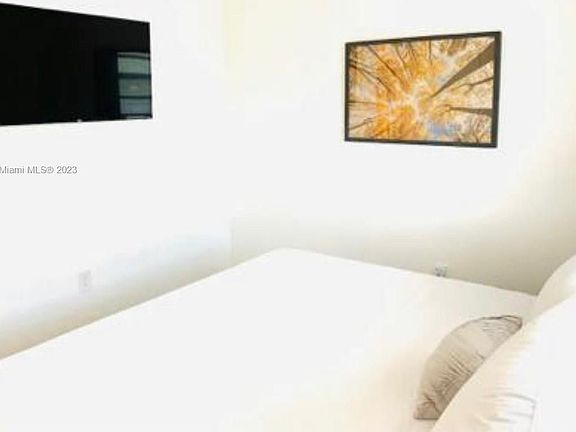 3rd image of 1542 NW 35th St #3