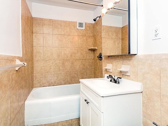 5th image of 200 E 15th St APT 12J