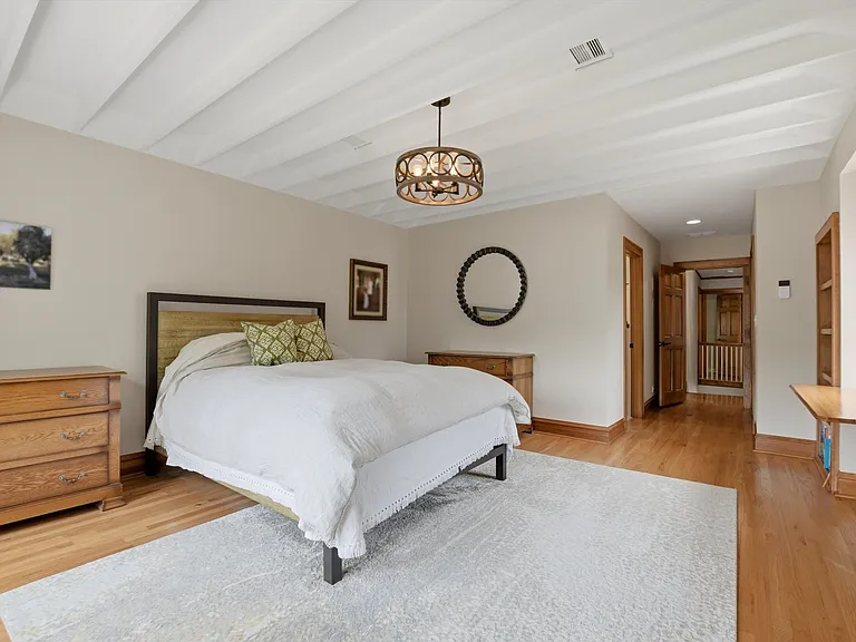 822 S Chester Ave — Photo 20