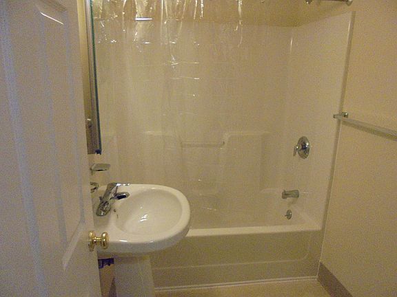 4th image of 156 Main St APT A