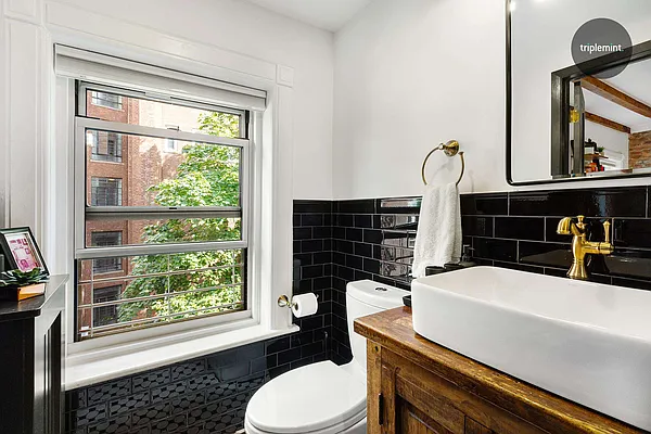 Sold by Triplemint | media 14