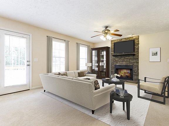 2nd image of 3138 Hawthorn Dr