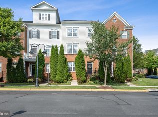 521 Touchdown Dr, Landover, MD 20785