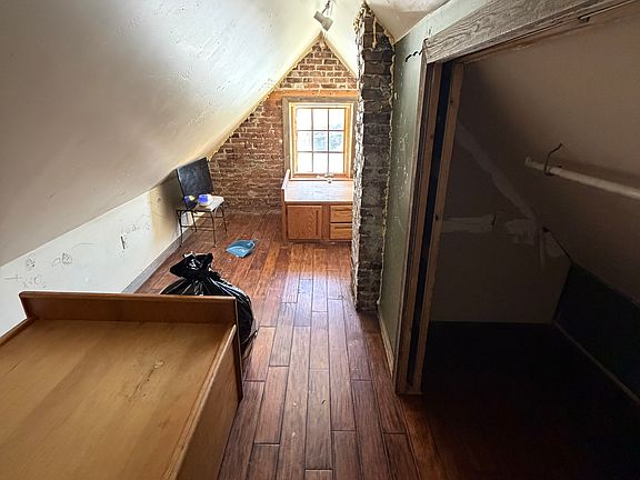 2nd image of 101 W Main St