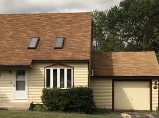 66 Dale Rd, Hooksett, NH 03106