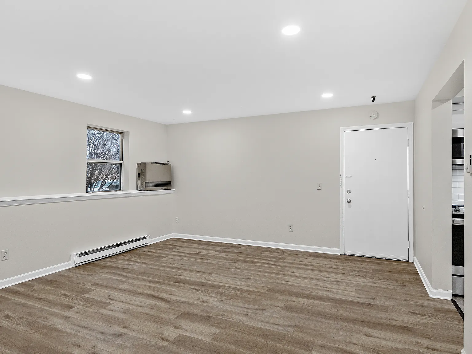 2 bed, 1000 sqft, $1,825 — Photo 3