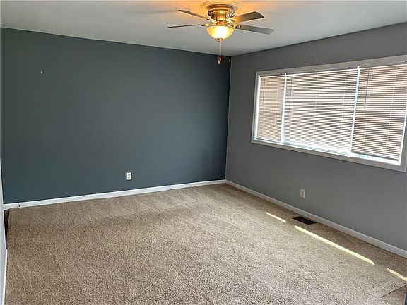 5th image of 325 Lutz Dr