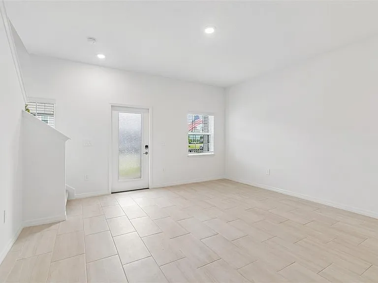 10822 Ichetucknee Way — Photo 8