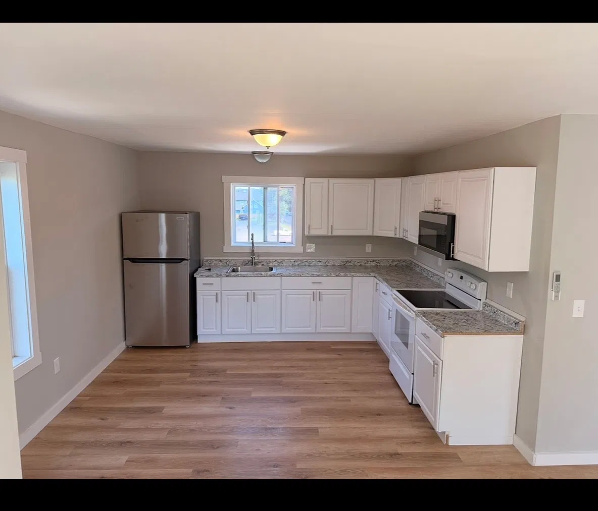 3 bed, $2,100 — Photo 1