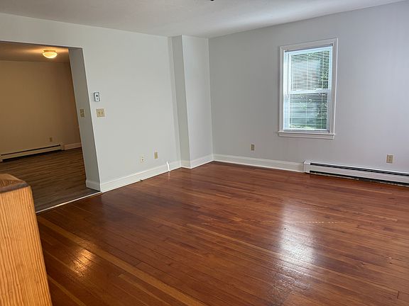 4th image of 1 Quaker Ln