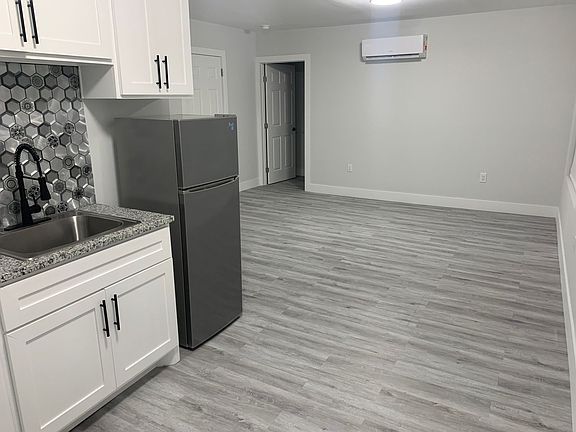 5th image of 1639 Madison St APT 4