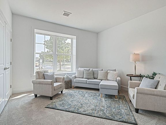 5th image of 325 Home Towne Blvd