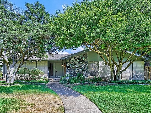 3rd image of 7149 Blairview Dr