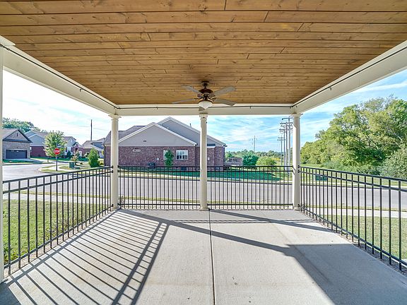 5th image of 2116 Chaucer Park Ln
