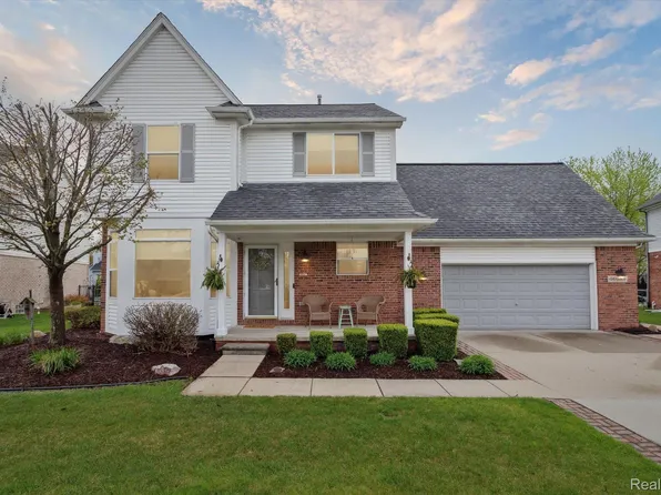 46688 Ferguson Ln, Macomb, MI 48044