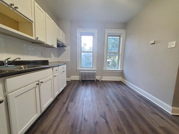 2nd image of 90 Lake St APT 1