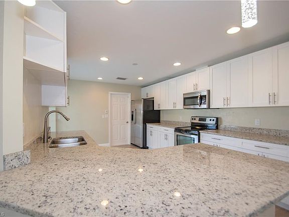 4th image of 111 Ortona St