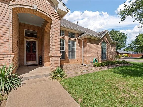 2nd image of 700 Brandon Dr