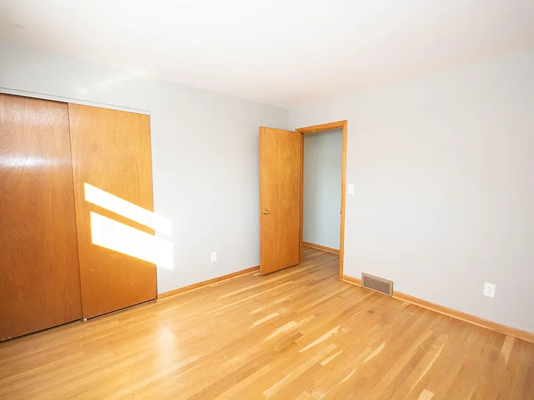 4371 Kendale Ct — Photo 17