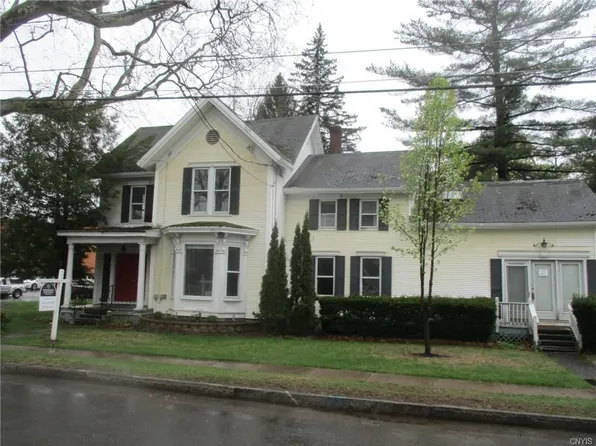 9 Park St, Pulaski, NY 13142