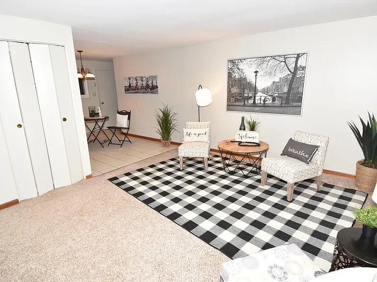 7075 Bartlett Rd — Photo 5