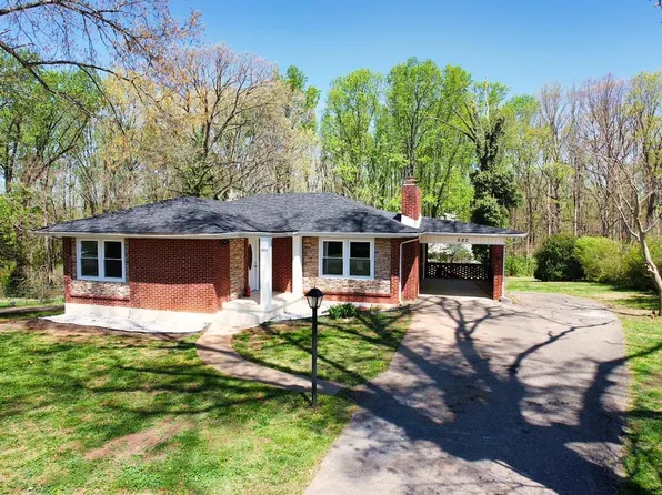 527 Seminole Dr, Madison Heights, VA 24572