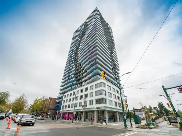 5058 Joyce St #1101, Vancouver, BC V5R 4G6