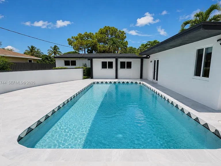 2573 Conroy Dr — Photo 46
