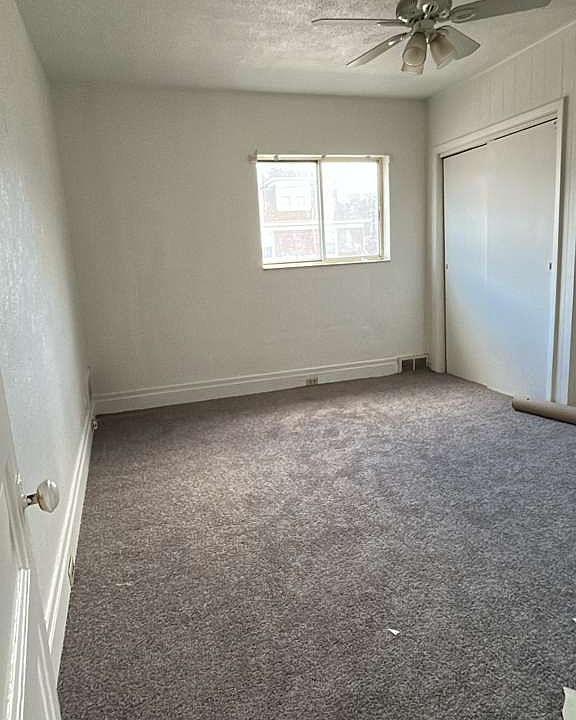 Apartment in McKees Rocks PA 15136