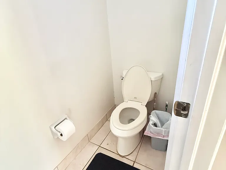 7 NE 17th Pl — Photo 69
