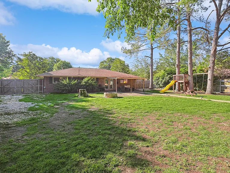 2525 Freedom Ln — Photo 6