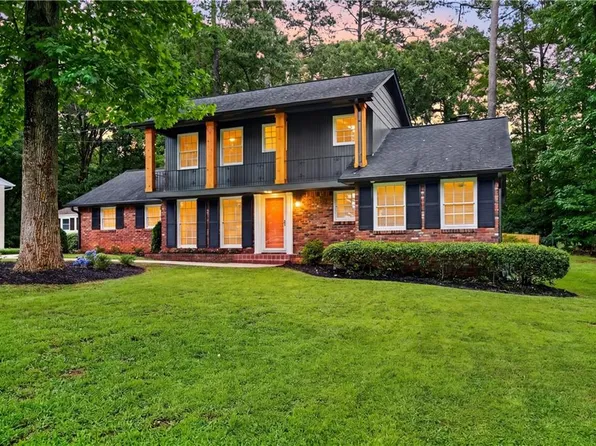 2664 Black Forest Trl SW, Atlanta, GA 30331