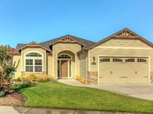 1479 Foxwood Dr, Medford, OR 97504