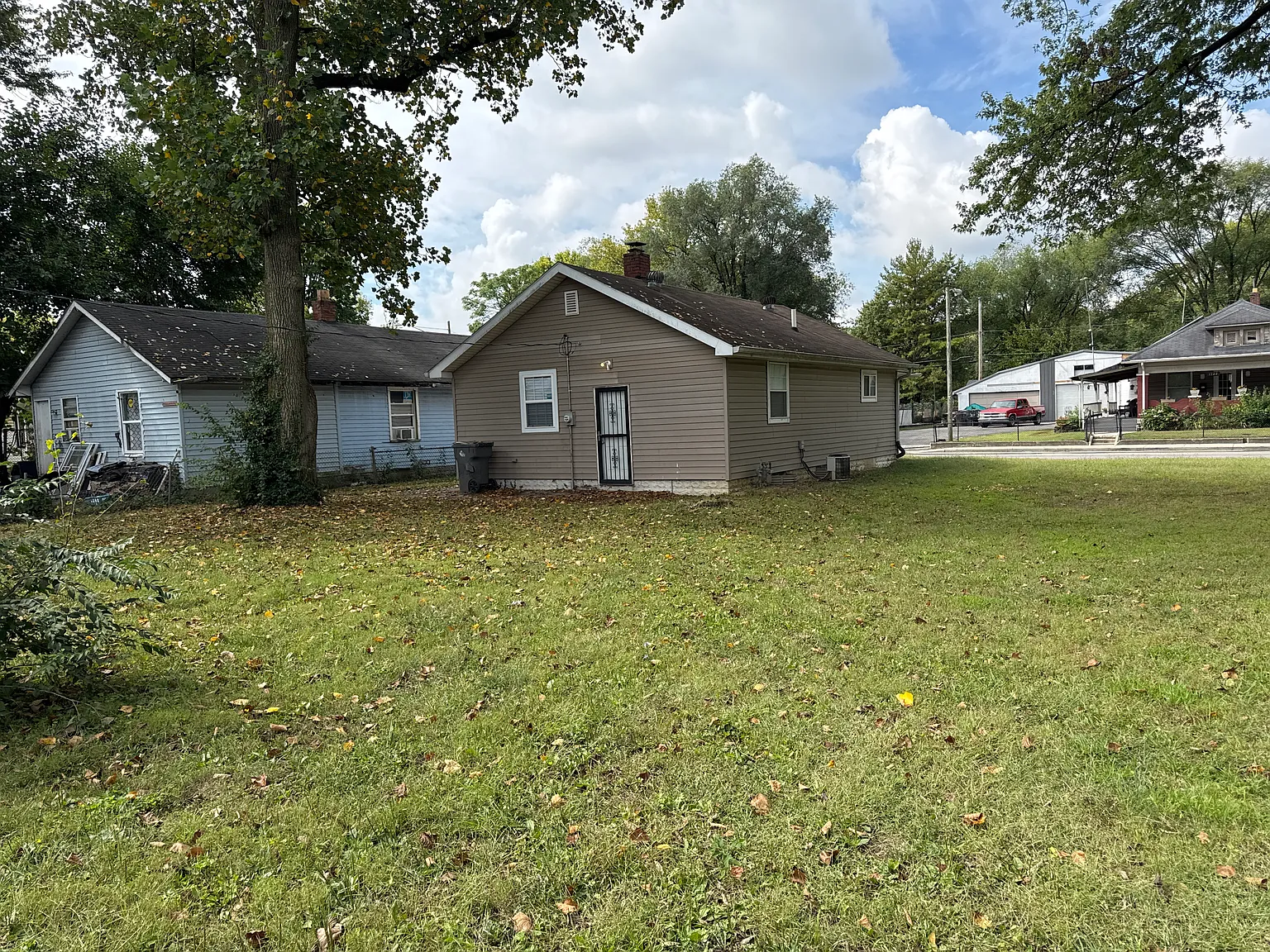 1115 Winfield Ave photo 1