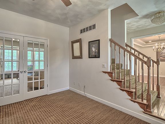 4th image of 125 Forest Grove Dr