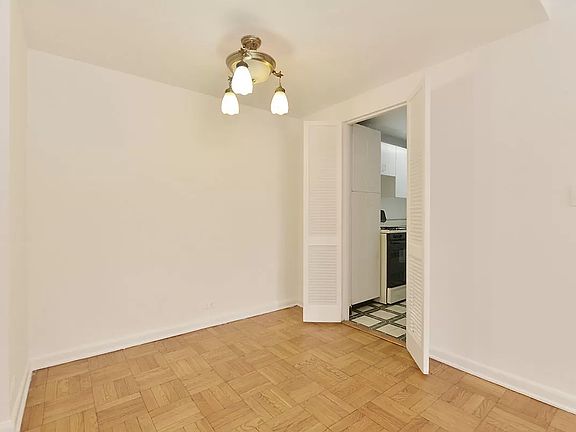 4th image of 77 W 55th St APT 18J