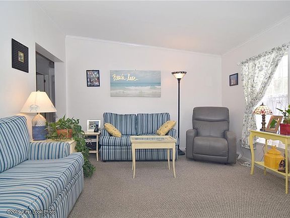 5th image of 51 Pine Tree Ln