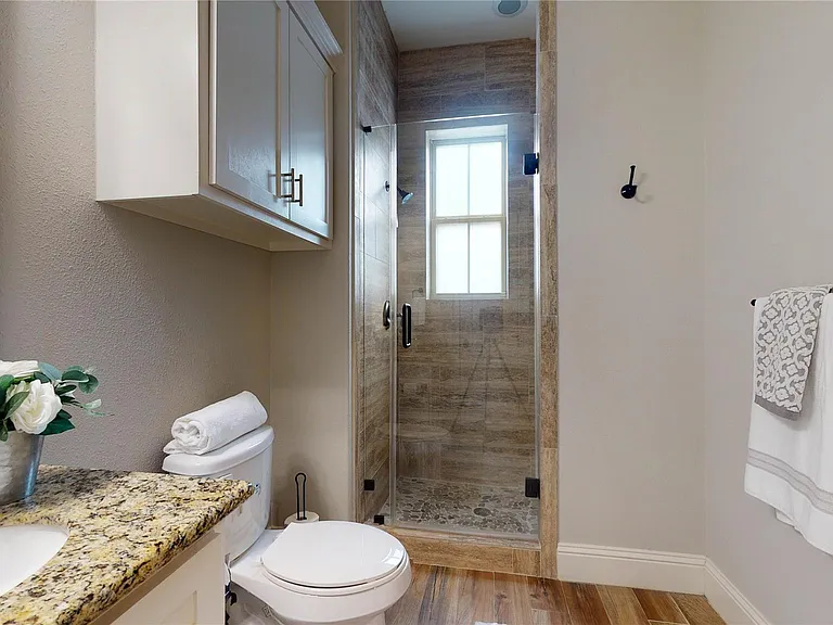 1126 W 16th St #F — Photo 27