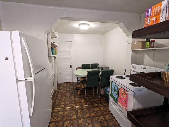 5th image of 226 N Line St #4